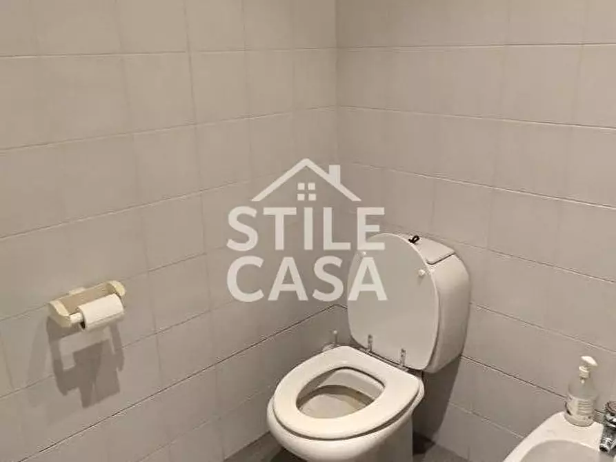 Immagine 12 di Ufficio in vendita  a Capannori