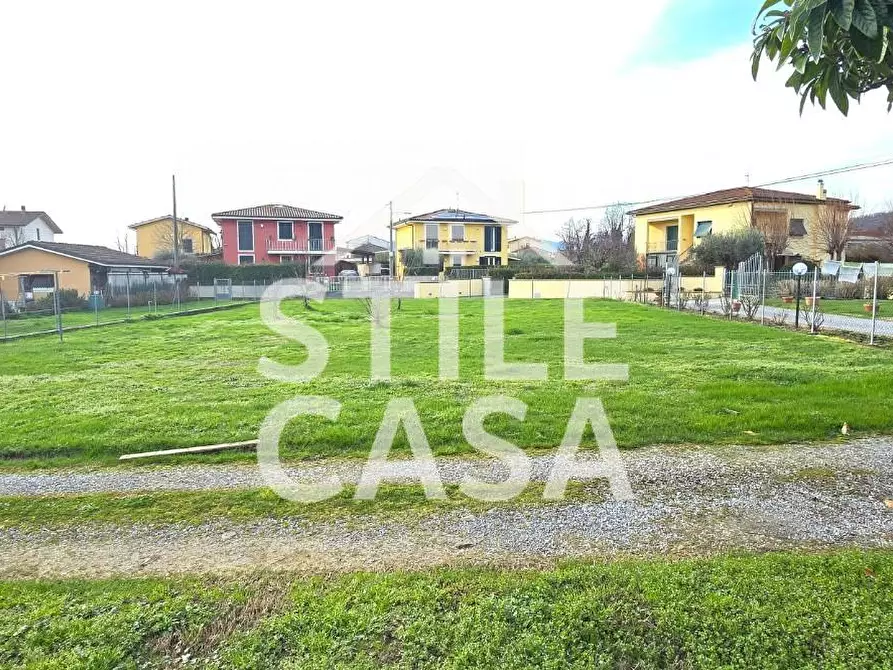 Immagine 8 di Deposito in vendita  a Capannori