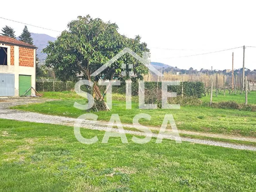 Immagine 2 di Deposito in vendita  a Capannori