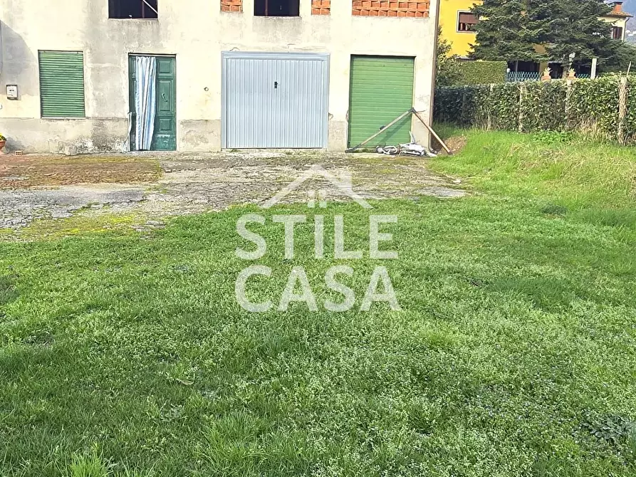 Immagine 6 di Deposito in vendita  a Capannori