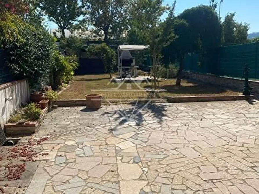 Immagine 7 di Casa bifamiliare in vendita  a Castelnuovo Magra