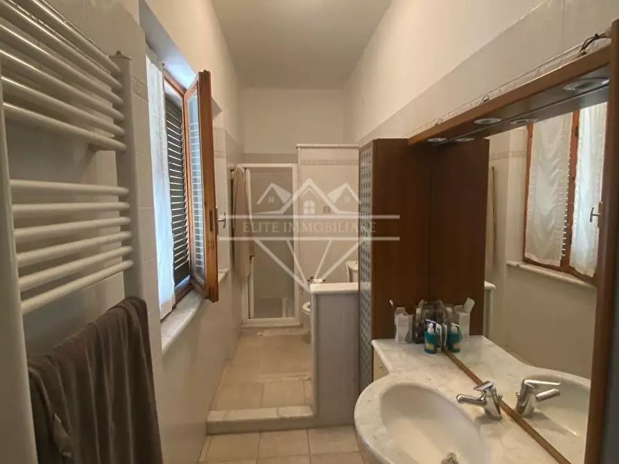 Immagine 14 di Casa bifamiliare in vendita  a Castelnuovo Magra