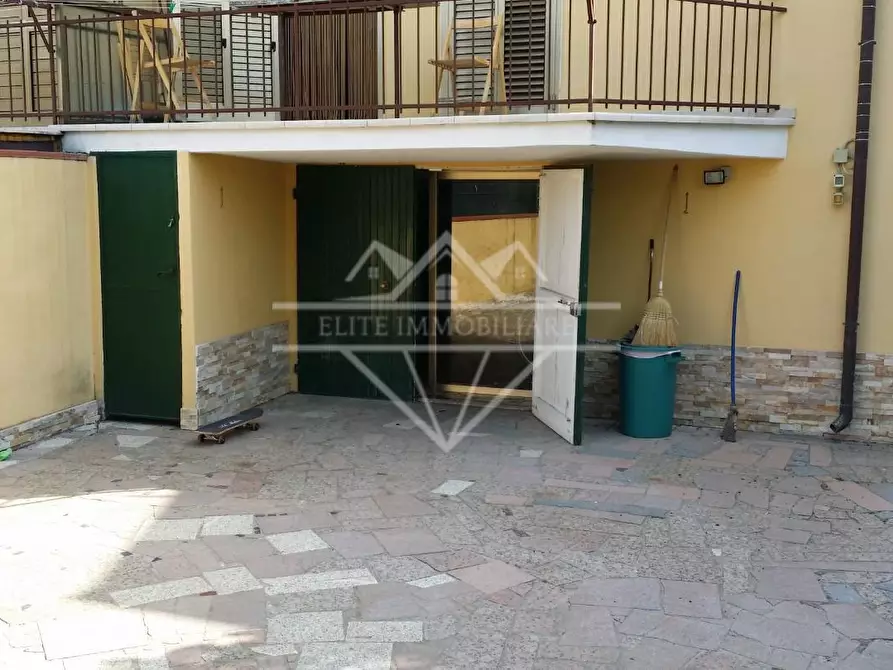 Immagine 5 di Casa bifamiliare in vendita  a Castelnuovo Magra