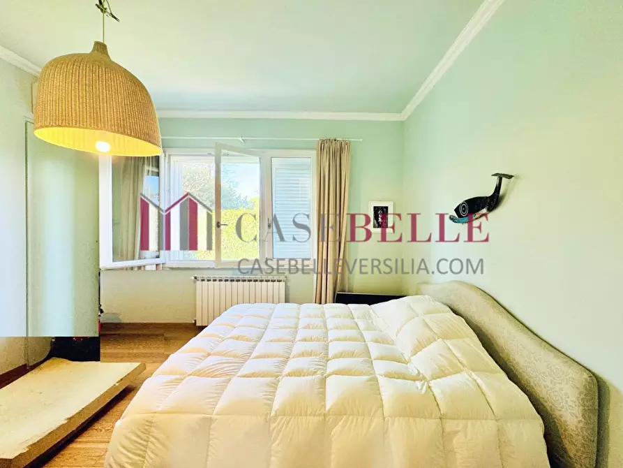 Immagine 9 di Casa indipendente in vendita  a Pietrasanta