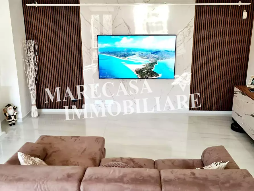 Immagine 5 di Villa in vendita  a Ortonovo