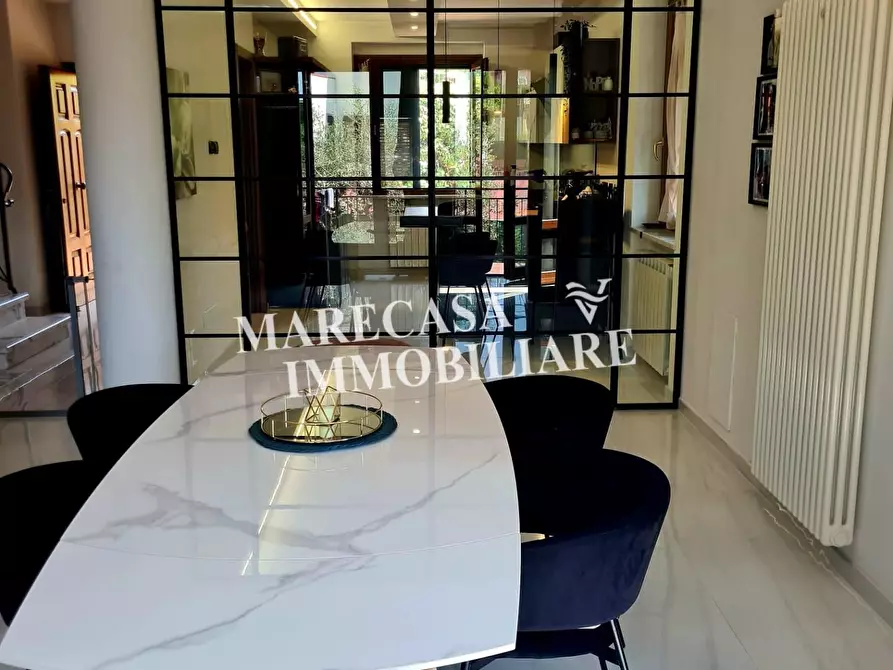 Immagine 4 di Villa in vendita  a Ortonovo