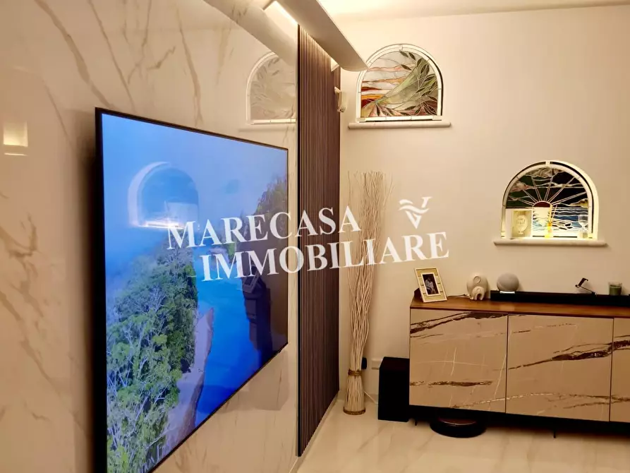 Immagine 27 di Villa in vendita  a Ortonovo