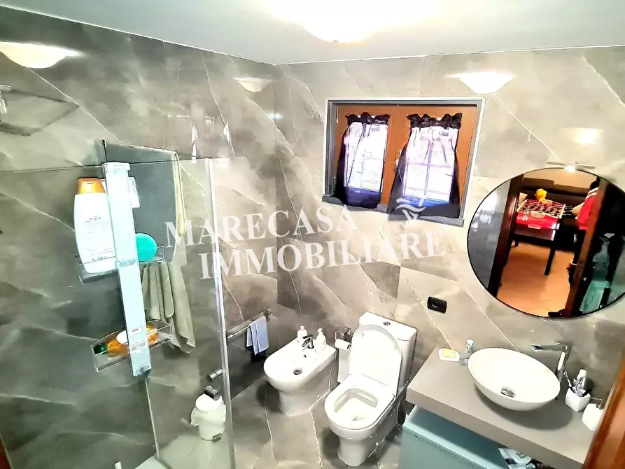 Immagine 17 di Villa in vendita  a Ortonovo