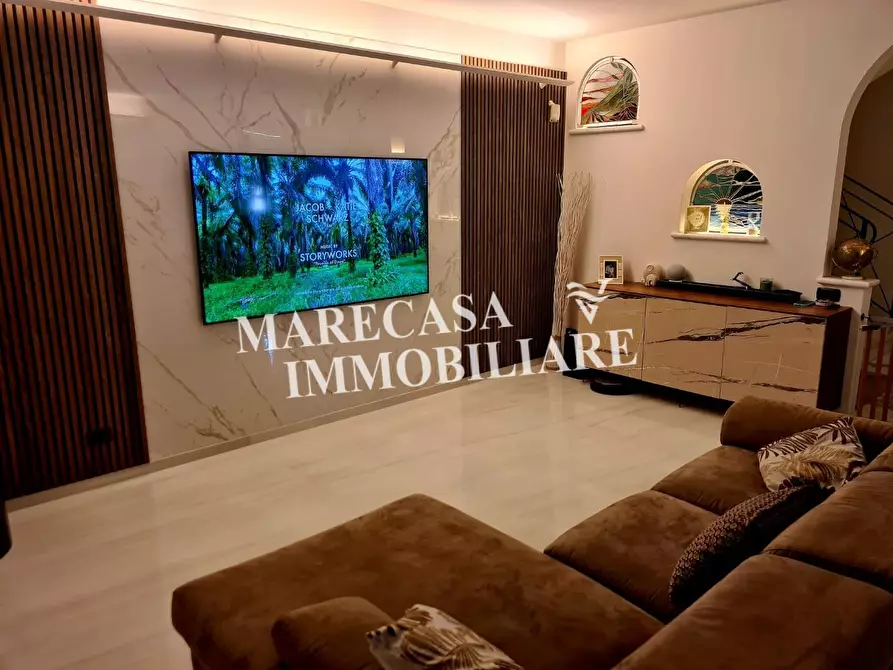 Immagine 24 di Villa in vendita  a Ortonovo