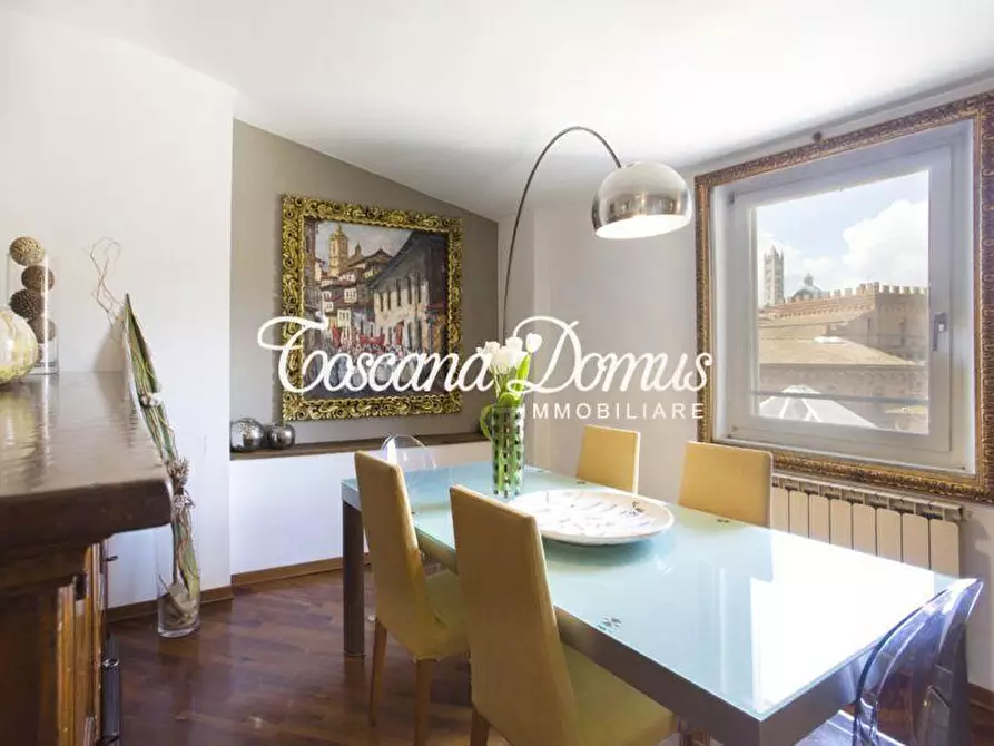 Immagine 13 di Appartamento in vendita  a Siena