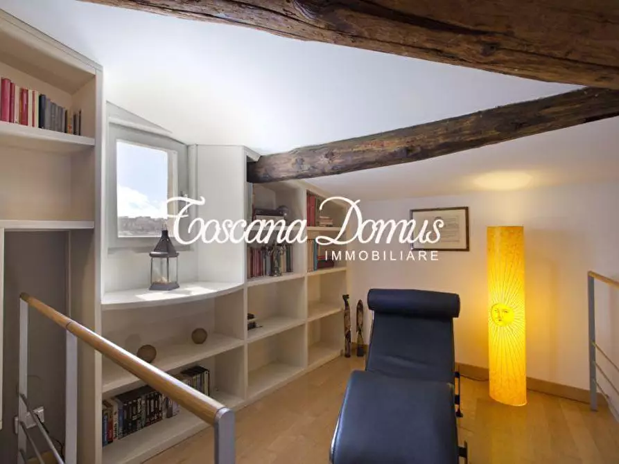 Immagine 8 di Appartamento in vendita  a Siena