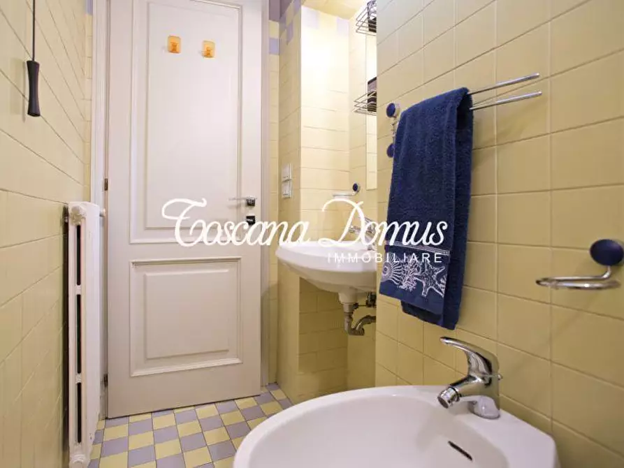 Immagine 21 di Appartamento in vendita  a Siena