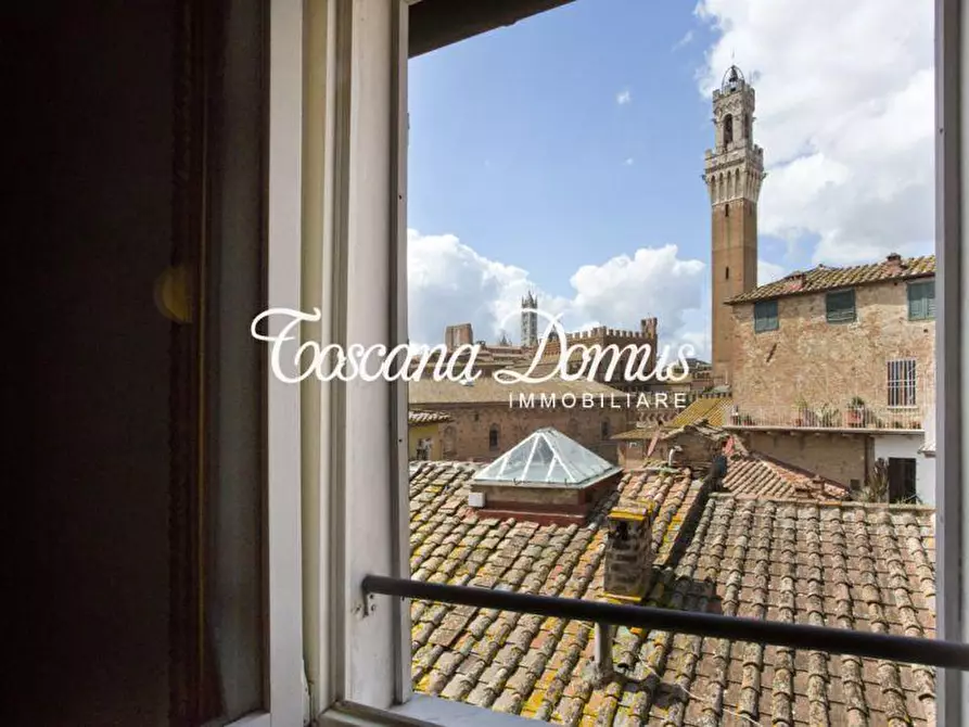 Immagine 2 di Appartamento in vendita  a Siena