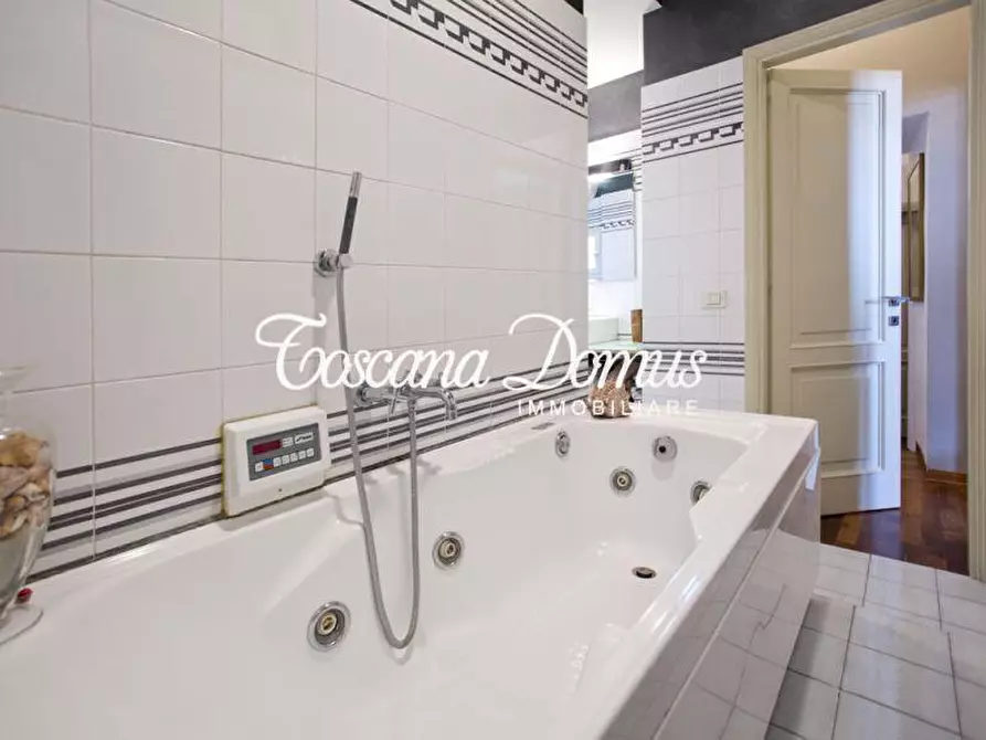 Immagine 19 di Appartamento in vendita  a Siena