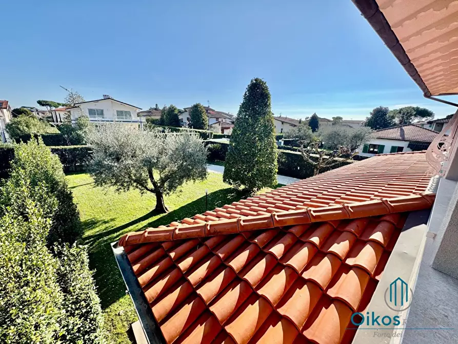 Immagine 28 di Casa bifamiliare in affitto  a Forte Dei Marmi