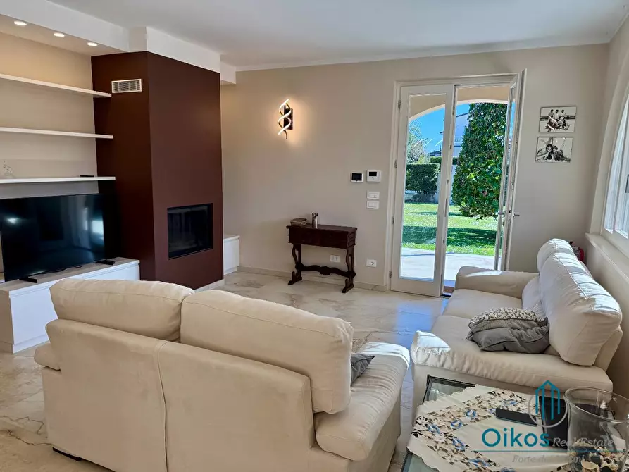 Immagine 4 di Casa bifamiliare in affitto  a Forte Dei Marmi