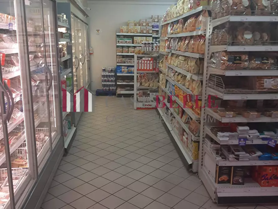 Immagine 6 di Alimentari in vendita  a Massarosa