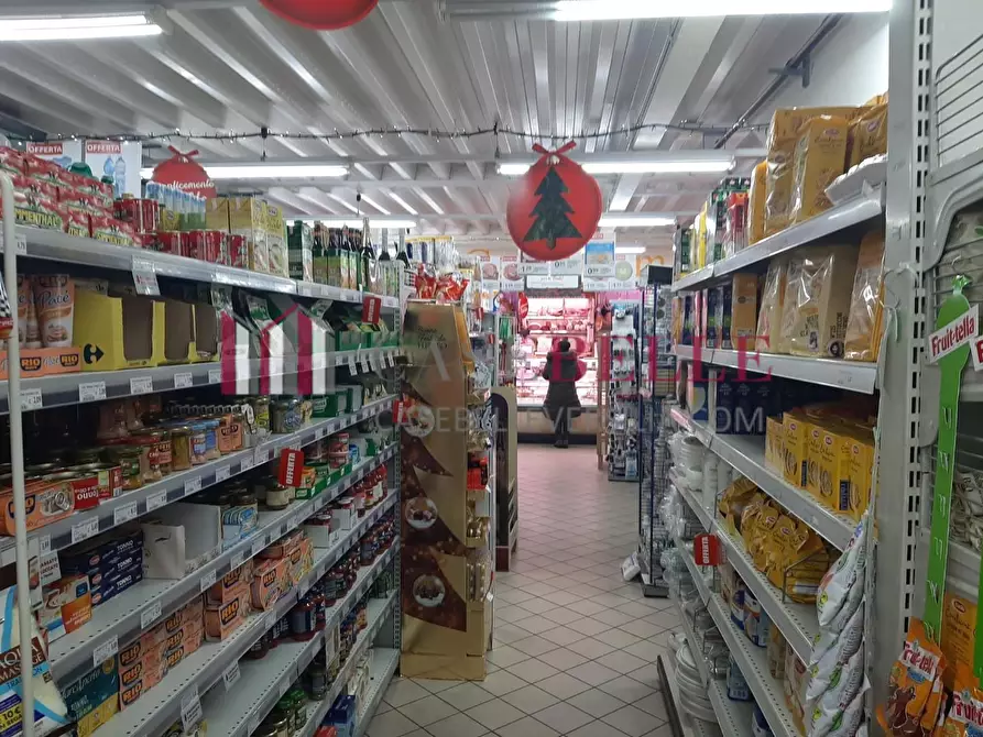 Immagine 7 di Alimentari in vendita  a Massarosa