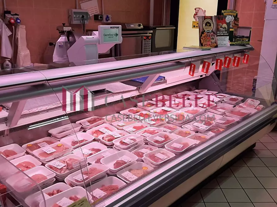 Immagine 3 di Alimentari in vendita  a Massarosa