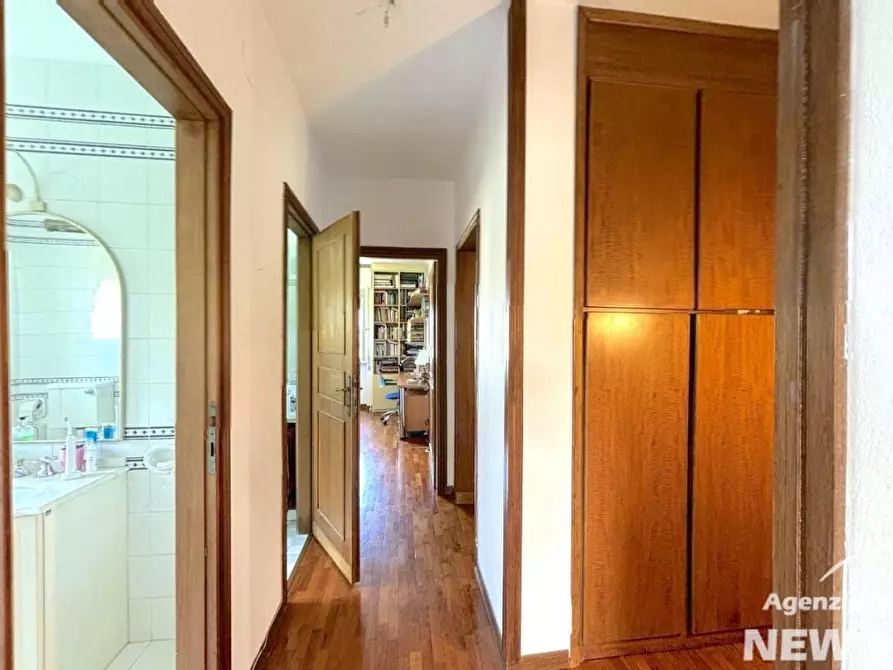 Immagine 11 di Appartamento in vendita  a Pisa