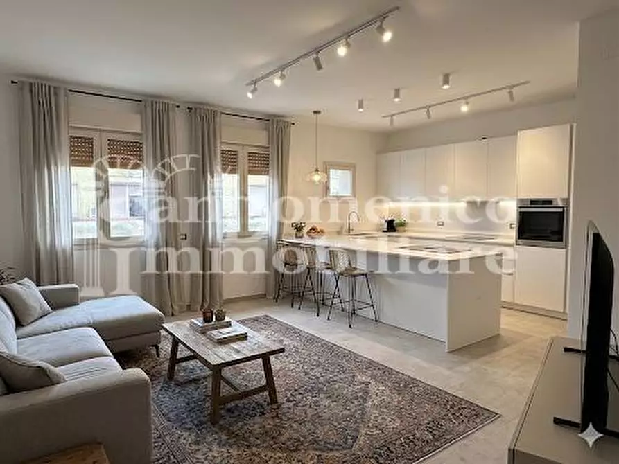 Immagine 2 di Mansarda in vendita  a Cascina