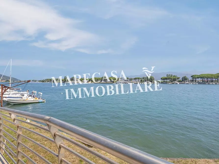 Immagine 24 di Appartamento in vendita  a Ameglia