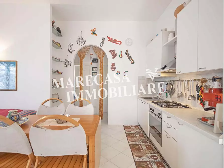 Immagine 6 di Appartamento in vendita  a Ameglia