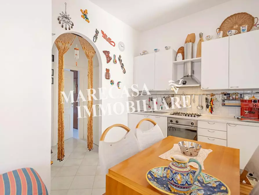 Immagine 2 di Appartamento in vendita  a Ameglia