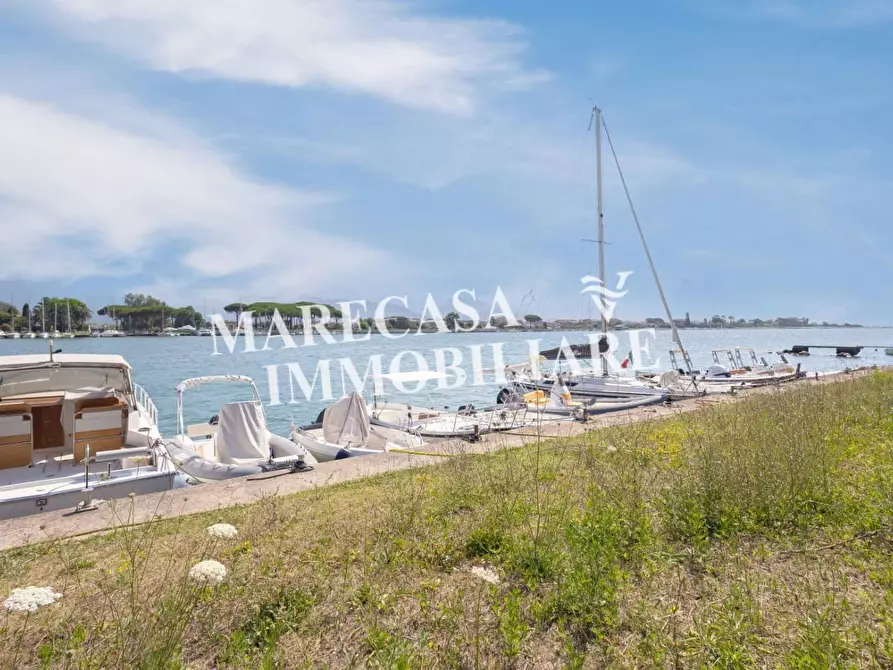 Immagine 21 di Appartamento in vendita  a Ameglia