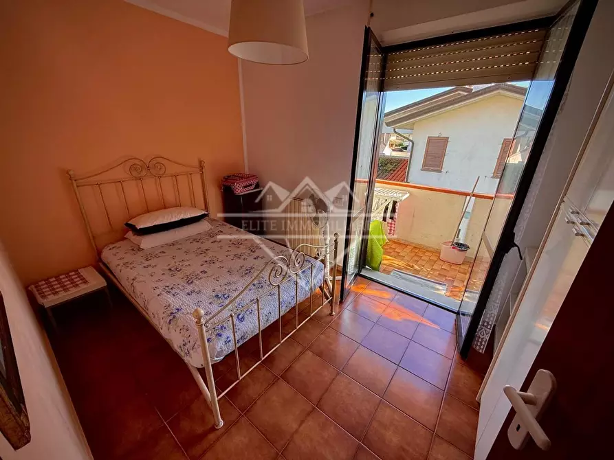 Immagine 10 di Appartamento in vendita  a Massa