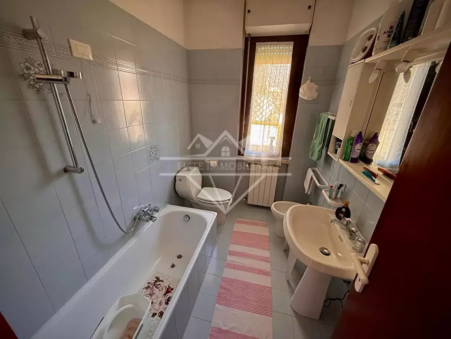 Immagine 14 di Appartamento in vendita  a Massa