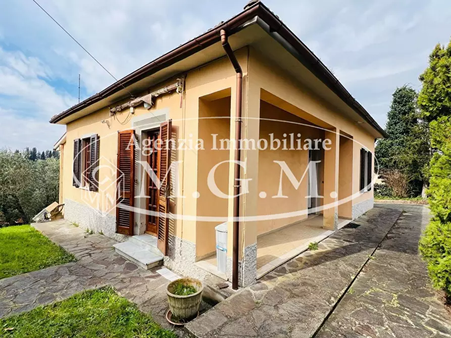 Immagine 2 di Villa in vendita  a Montopoli In Val D'arno