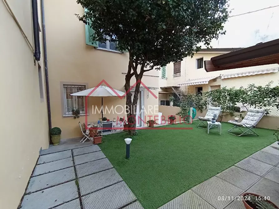 Immagine 4 di Appartamento in vendita  a Camaiore