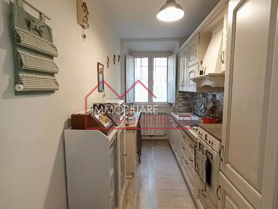 Immagine 10 di Appartamento in vendita  a Camaiore