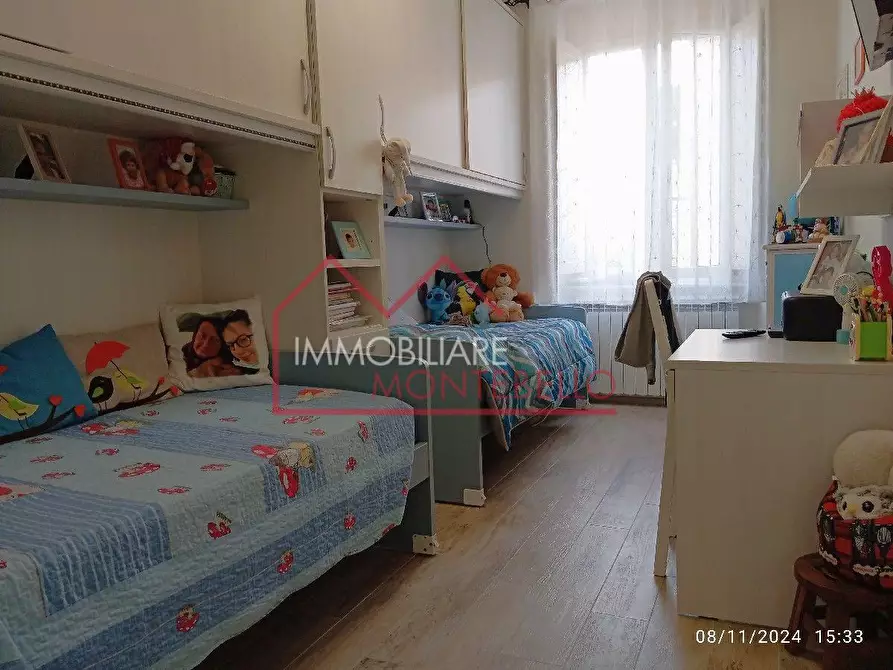 Immagine 17 di Appartamento in vendita  a Camaiore