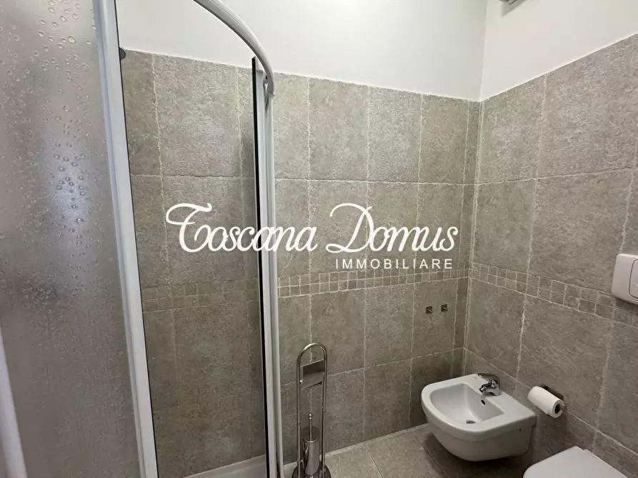 Immagine 11 di Appartamento in vendita  a Siena