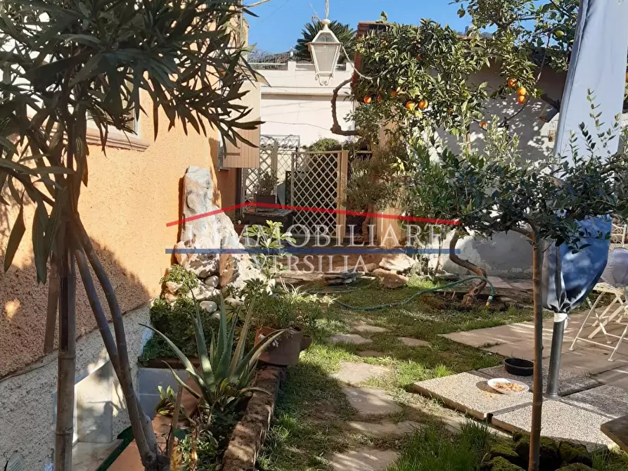 Immagine 8 di Casa bifamiliare in vendita  a Montignoso