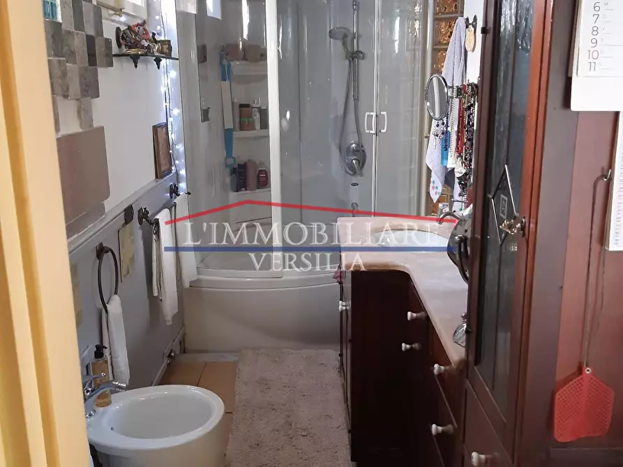 Immagine 21 di Casa bifamiliare in vendita  a Montignoso