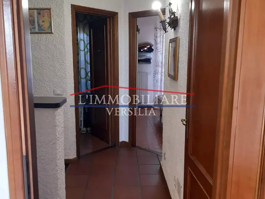 Immagine 31 di Casa bifamiliare in vendita  a Montignoso