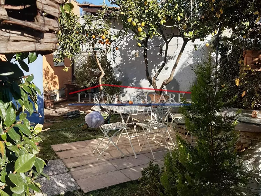 Immagine 16 di Casa bifamiliare in vendita  a Montignoso