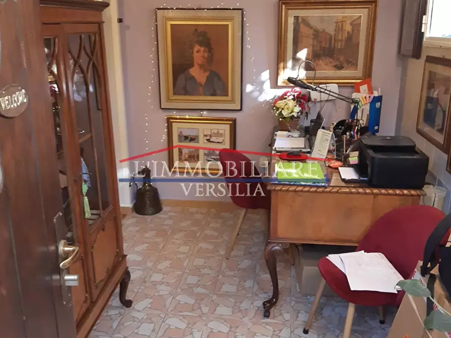 Immagine 28 di Casa bifamiliare in vendita  a Montignoso