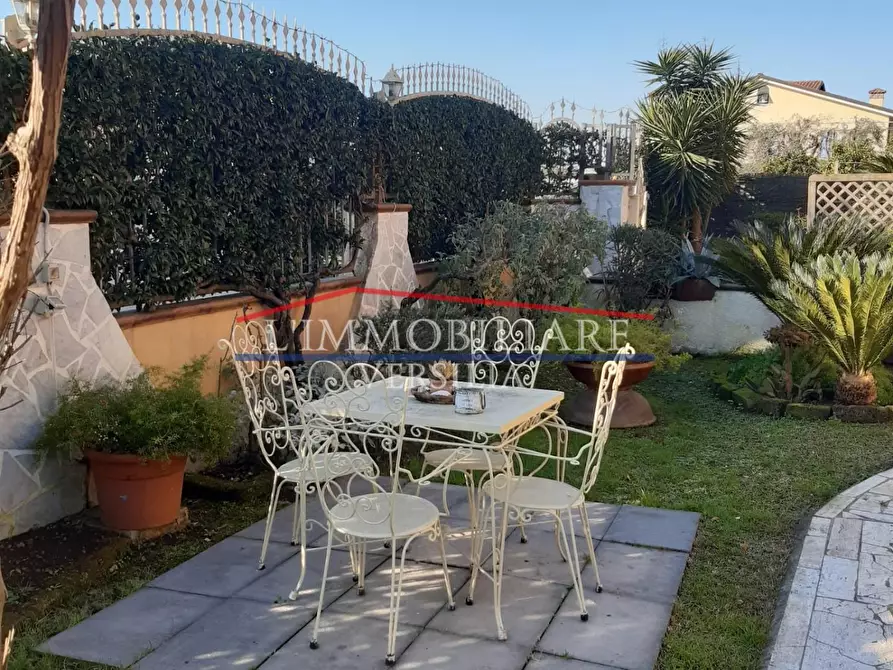 Immagine 5 di Casa bifamiliare in vendita  a Montignoso