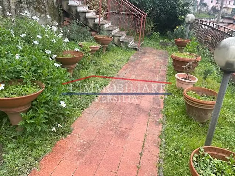 Immagine 11 di Casa bifamiliare in vendita  a Massa