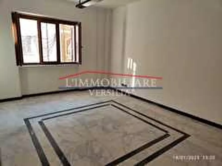 Immagine 5 di Ufficio in vendita  a Massa