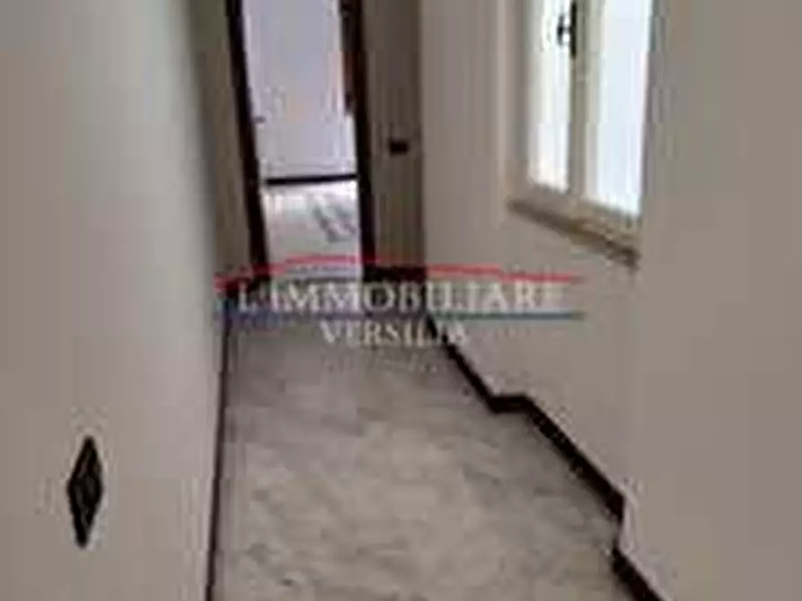 Immagine 6 di Ufficio in vendita  a Massa