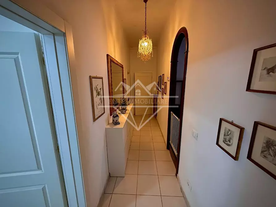 Immagine 61 di Villa in vendita  a Carrara