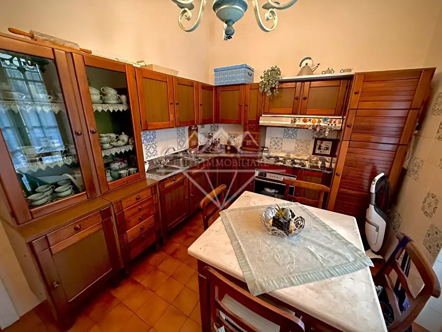 Immagine 77 di Villa in vendita  a Carrara