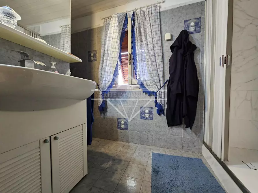 Immagine 53 di Villa in vendita  a Carrara