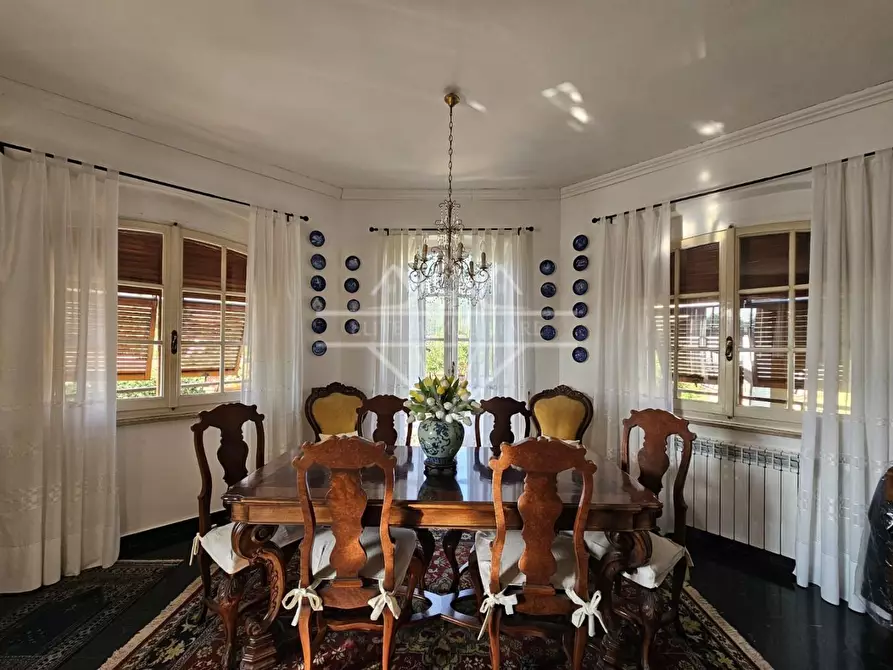 Immagine 109 di Villa in vendita  a Carrara