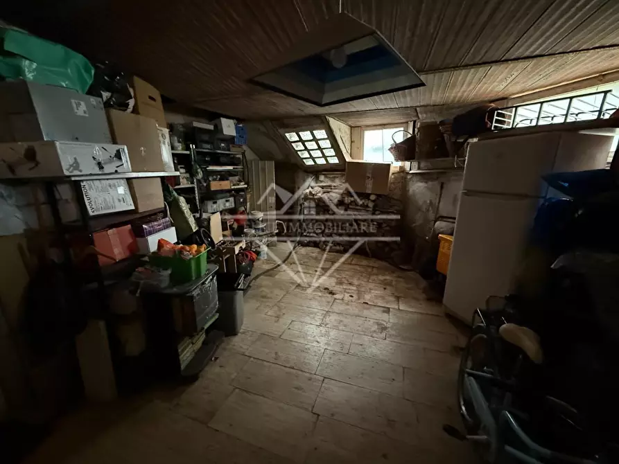 Immagine 100 di Villa in vendita  a Carrara